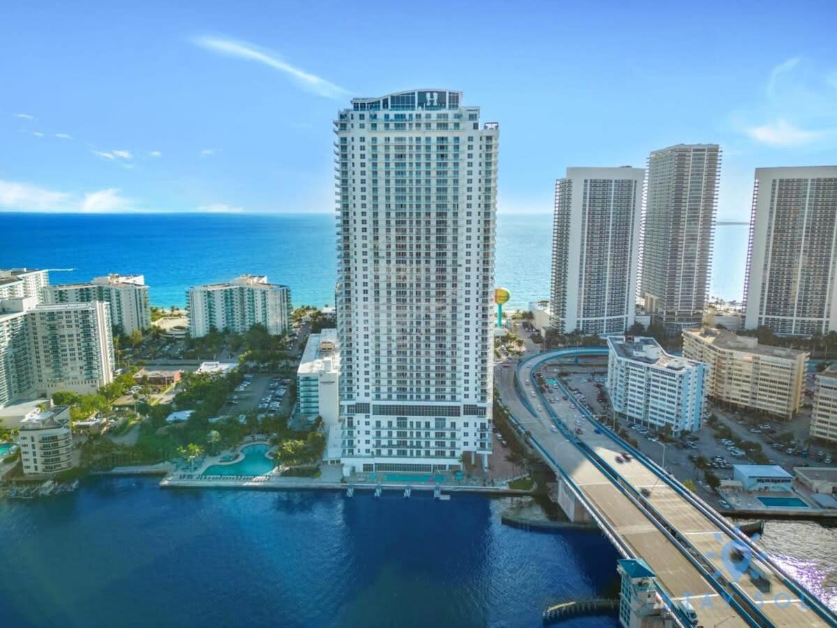 ハリウッドCoastal Relaxation - Parking Included - Amazing Poolsアパートメント エクステリア 写真