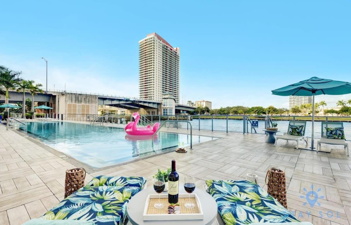 ハリウッドCoastal Relaxation - Parking Included - Amazing Poolsアパートメント エクステリア 写真