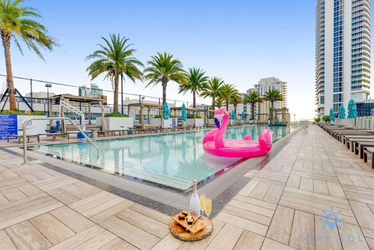 ハリウッドCoastal Relaxation - Parking Included - Amazing Poolsアパートメント エクステリア 写真